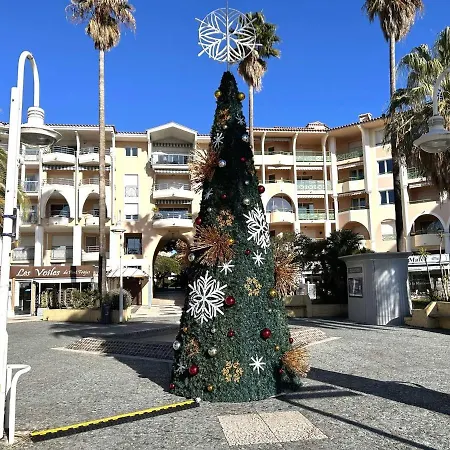 A Port Frejus, Et Commerces A Pied, Connexion Internet, Menage Inclus - Fr-1-226a-168 Apartment Frejus