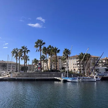 A Port Frejus, Et Commerces A Pied, Connexion Internet, Menage Inclus - Fr-1-226a-168 Frejus